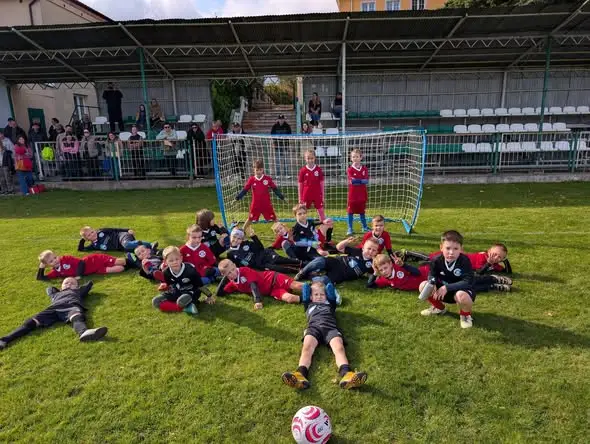 Wojtasów: niedziela pełna futbolu – 40 dzieci na boiskach