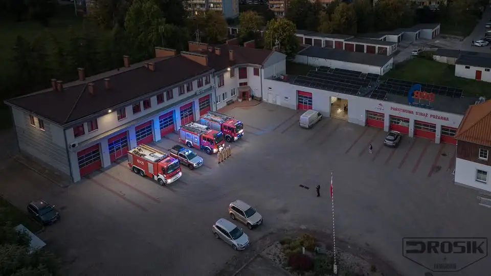 Hołd dla strażaków z JRG Nisko – syreny i niebieskie światła w całym kraju