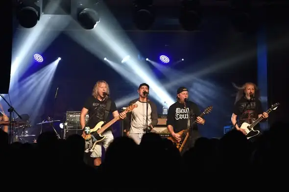 Luxtorpeda zagrała w Prabuckim Centrum Kultury i Sportu – relacja z koncertu